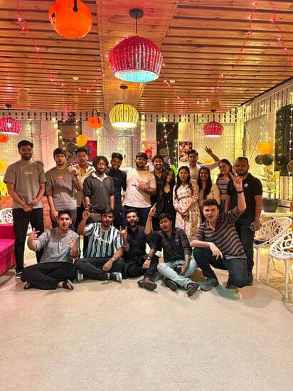Christmas lights, happy faces. ✨