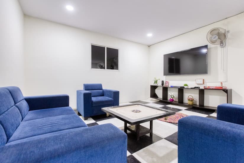PG Near Okhla Industrial Estate Phase I