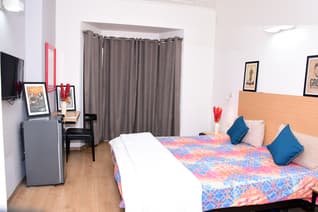 HelloWorld Luxuria — photo 1 of 1